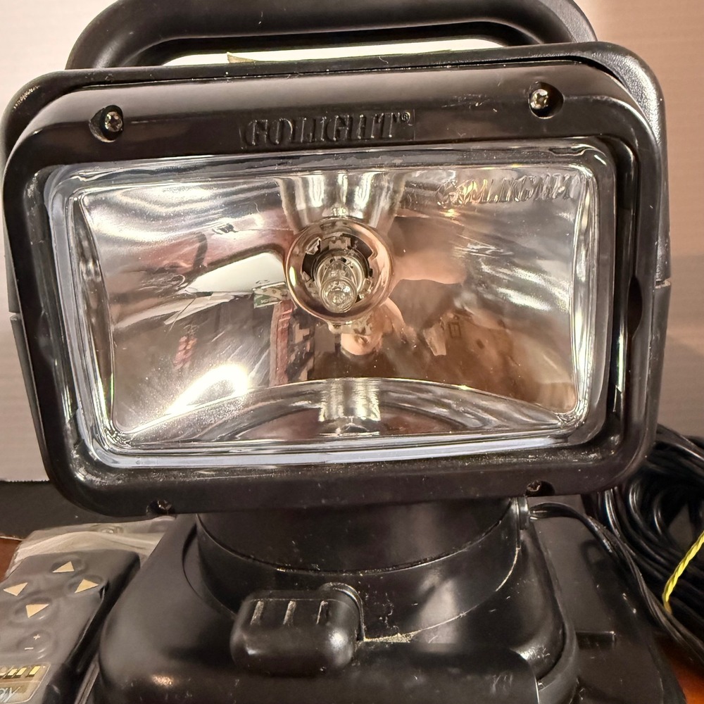 GoLight RadioRay Remote Control Spotlight Searchlight 12V w/ Remote Tested Works - Picture 2 of 9